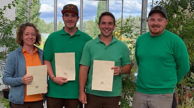 Azubis Gesellenprüfung bestanden Garten Punzmann