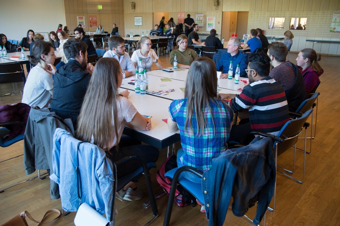 B09 - Gespräch Speed-Dating Landtagskandidaten