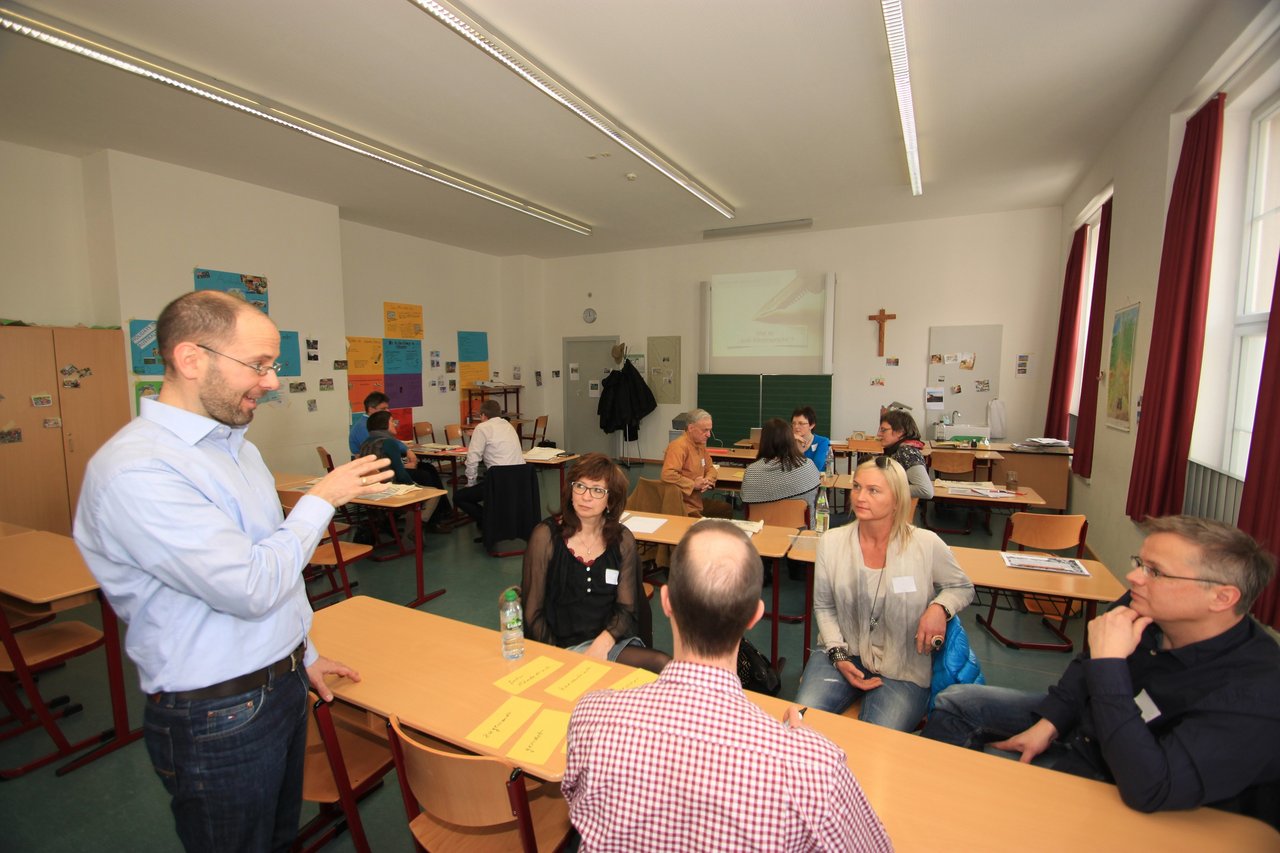 BILDER VÖLKLS FÜR SCHLAGFERTIG REAGIEREN (2) klein