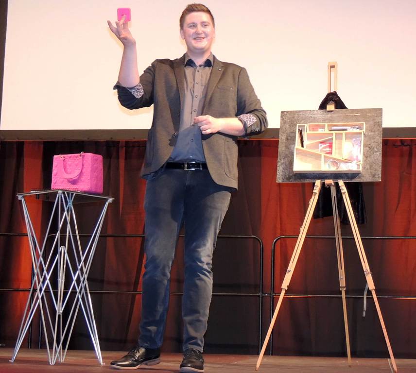 Bank Raiffeisenbank Oberpfalz NordWest eG Zauberer Bild Gerald Morgenstern
