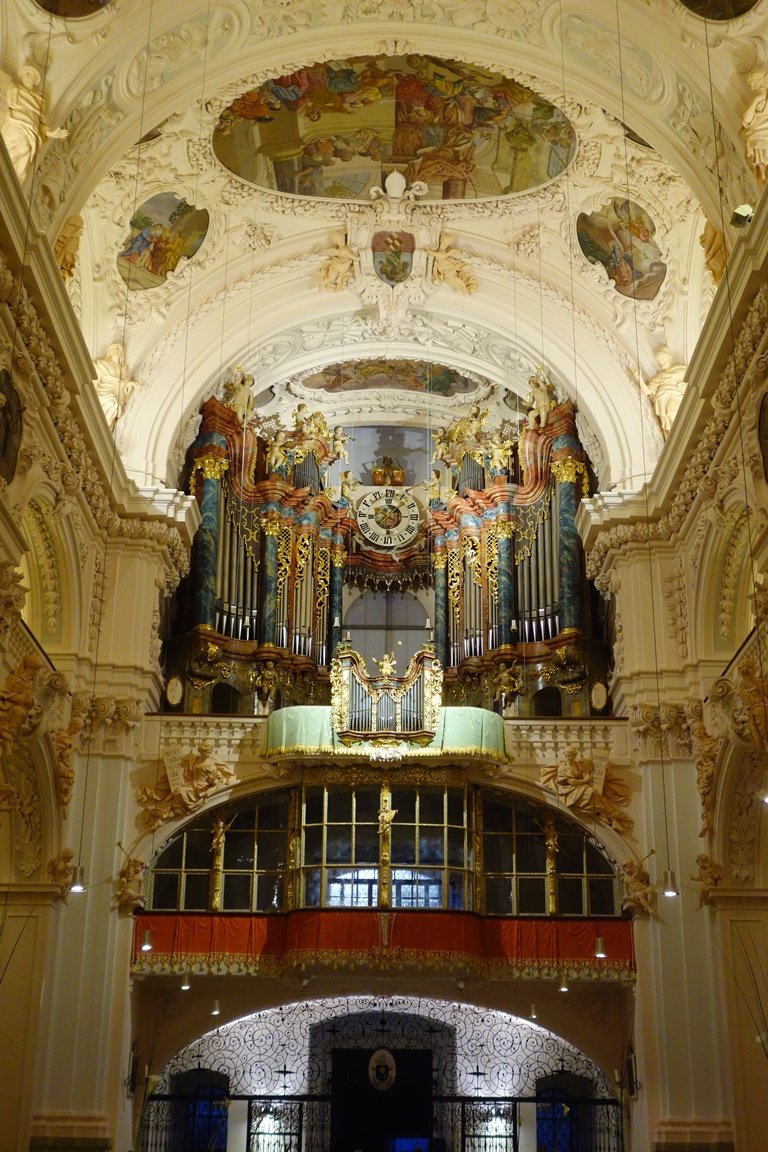 Basilika_Waldsassen_Innenansicht_Orgelempore,_Foto_Röttges