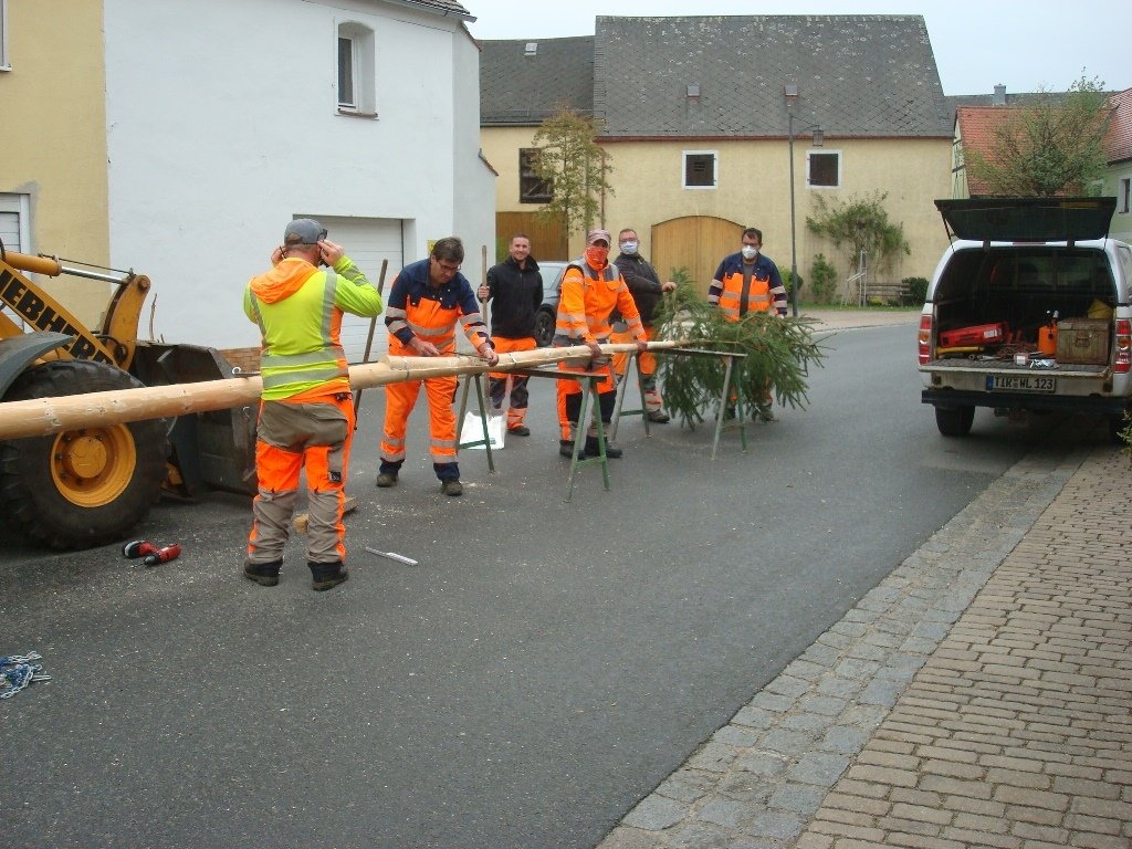 Bauhof Mitterteich Maibaum aufstellen 20202