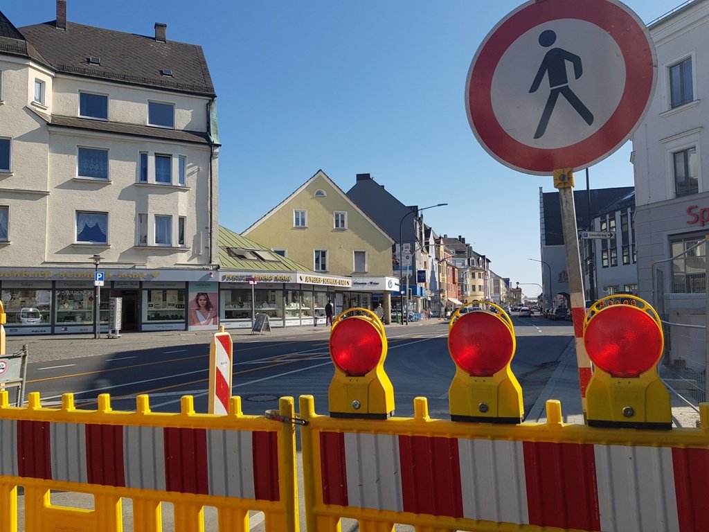 Baustelle Straßenschild Weiden Schillerstraße Symbol Symbolbild 2