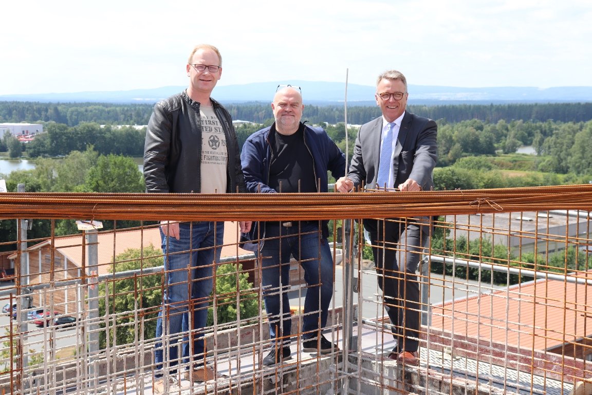 Baustelle Übungsturm neues Feuerwehr-Gerätehaus Meilenstein Bild Stadt Tirschenreuth
