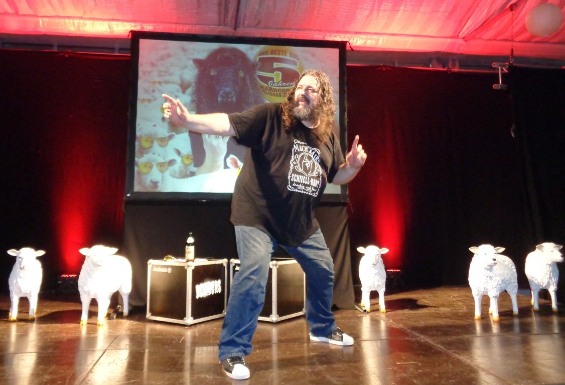 Hardcore-Comedian ganz privat: "Bembers" im Interview