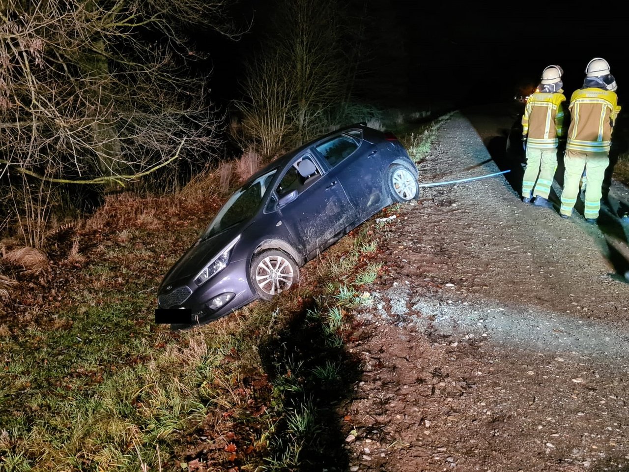 Bergung Weiden Auto Unfall Naab Bilder polizei Weiden