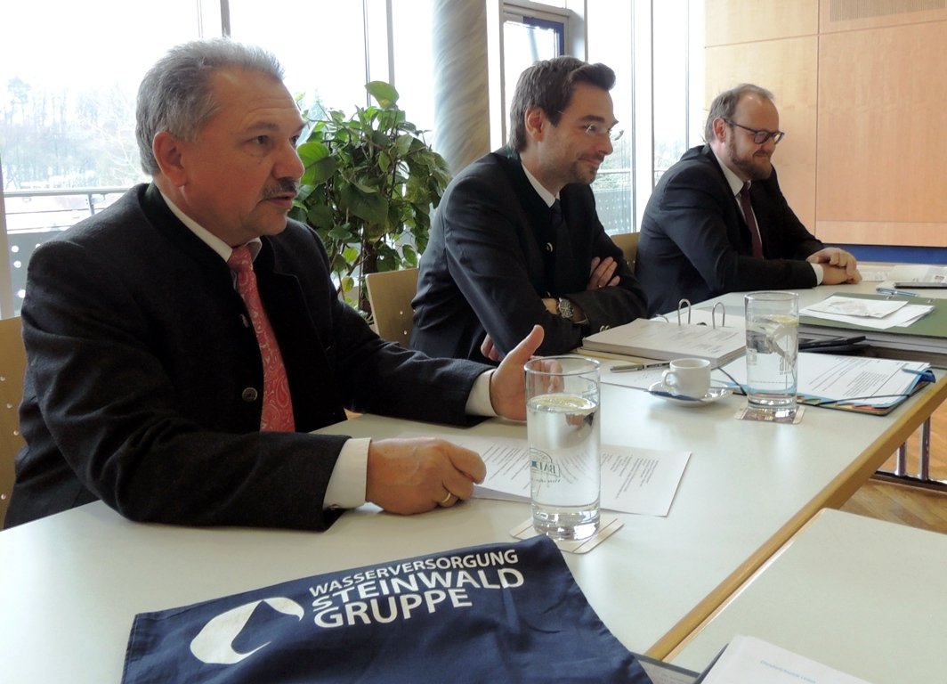Bernhard Eigner, Stephan Oetzinger, Landrat Andreas Meier, Wasserversorgung Steinwald Gruppe