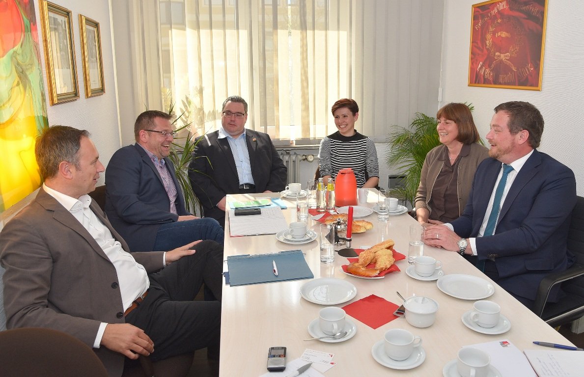 Betriebsratswahlen bei den Hollerhöfen in Waldeck, Fabian Riechers, Rainer Reißfelder, Christian Dietl, Magdalena Reger, Manuela Kreis, Uli Grötsch.