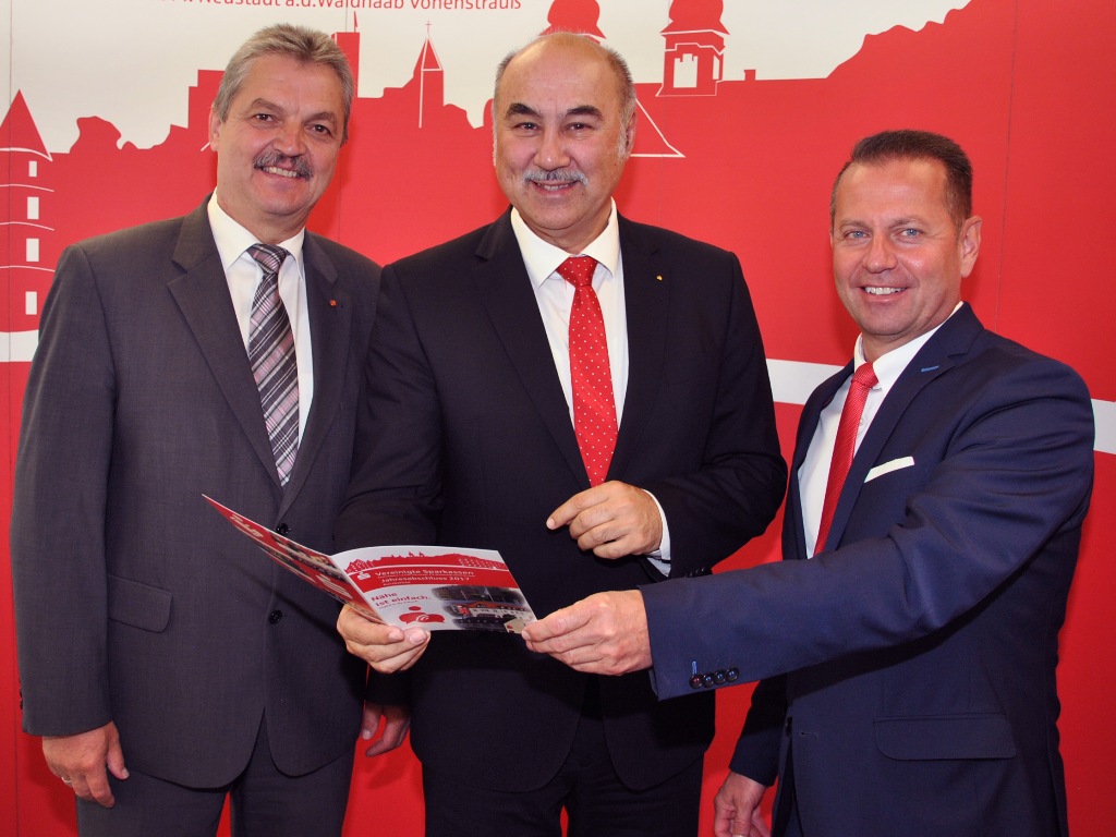 Bilanz Pressekonferenz Vereinigte Sparkasse Neustadt Eschenbach Vohenstrauß