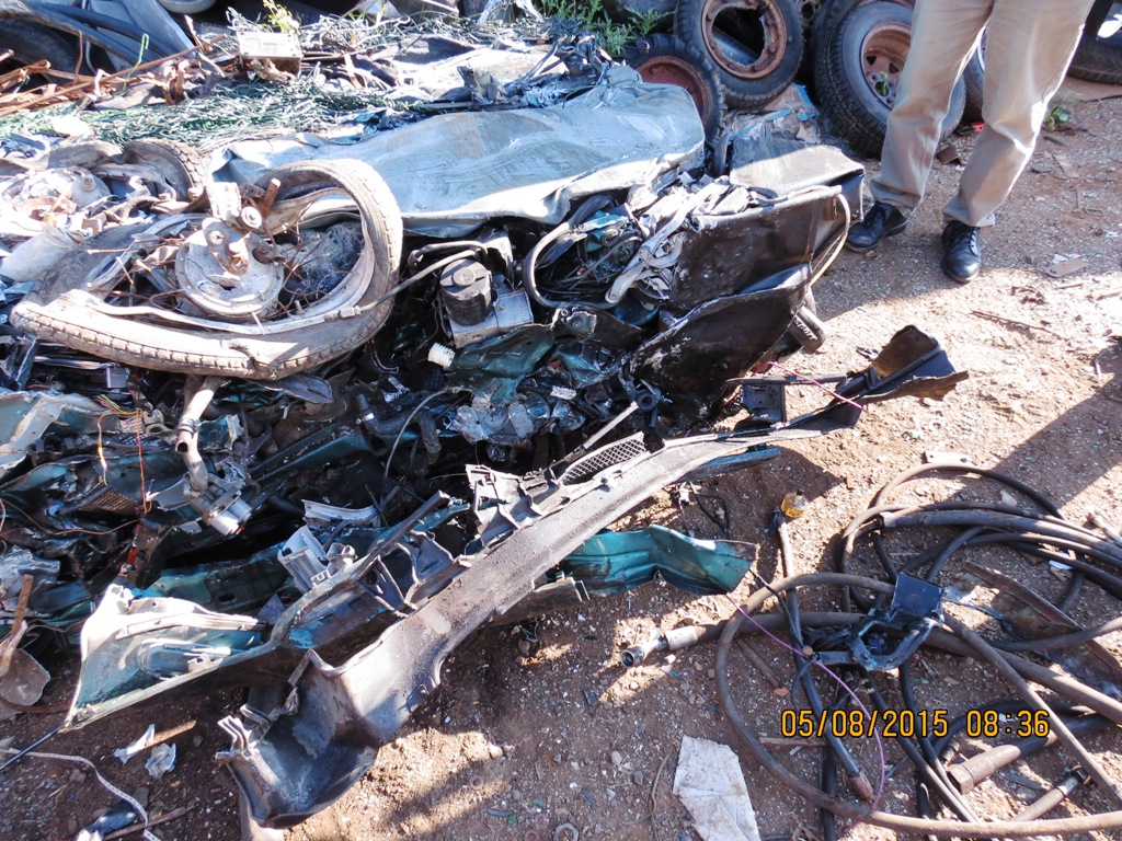 Schrott Unfall Mercedes