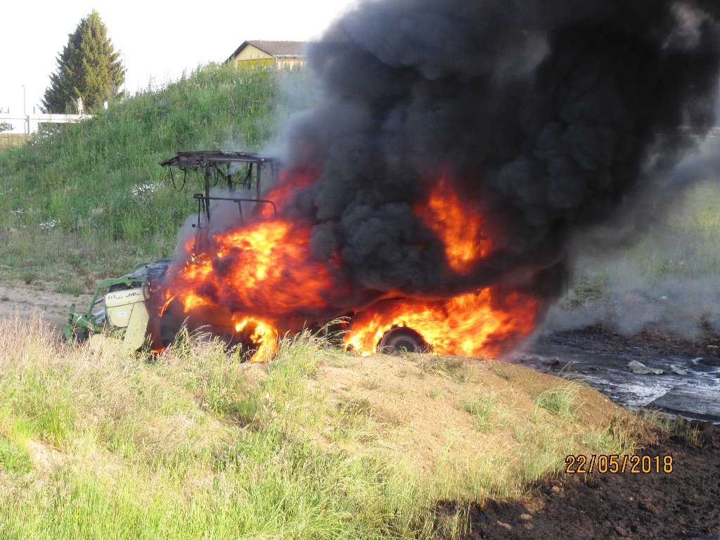 Brand Feldhächsler Traktor Tännesberg