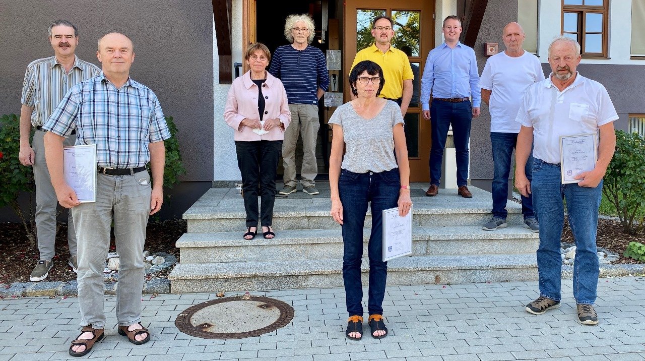 "Ihr habt viel Positives bewegt!": Theisseil ehrt Gemeinderäte