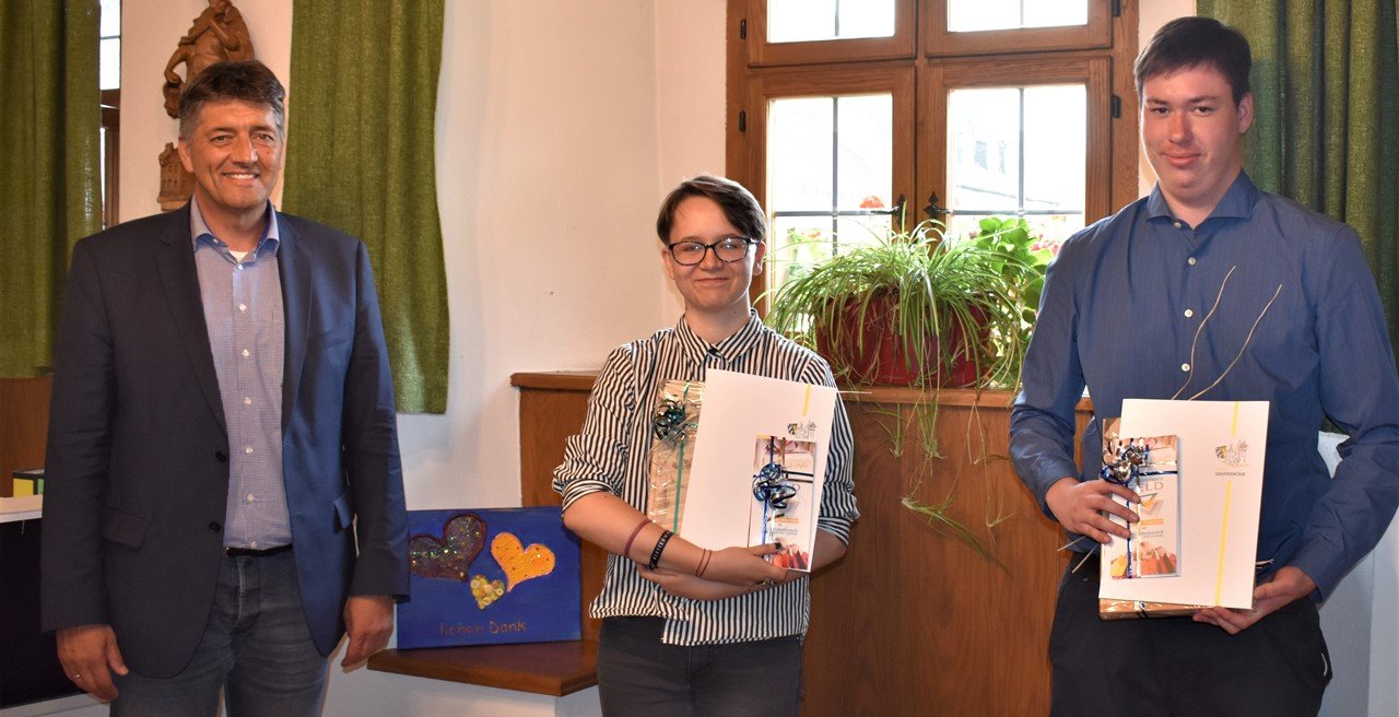 Viel Lob: Cornelius und Wiktoria sind beste Abschlussschüler