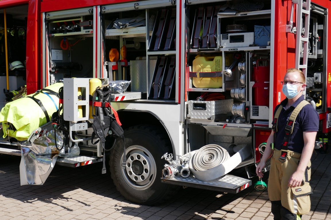 Stichflamme bei Löschversuch - doch Feuerwehr Tirschenreuth hat alles unter Kontrolle