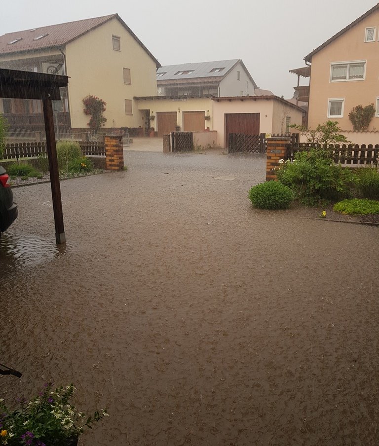 Wassermassen in Pressath - Bürger erzürnt