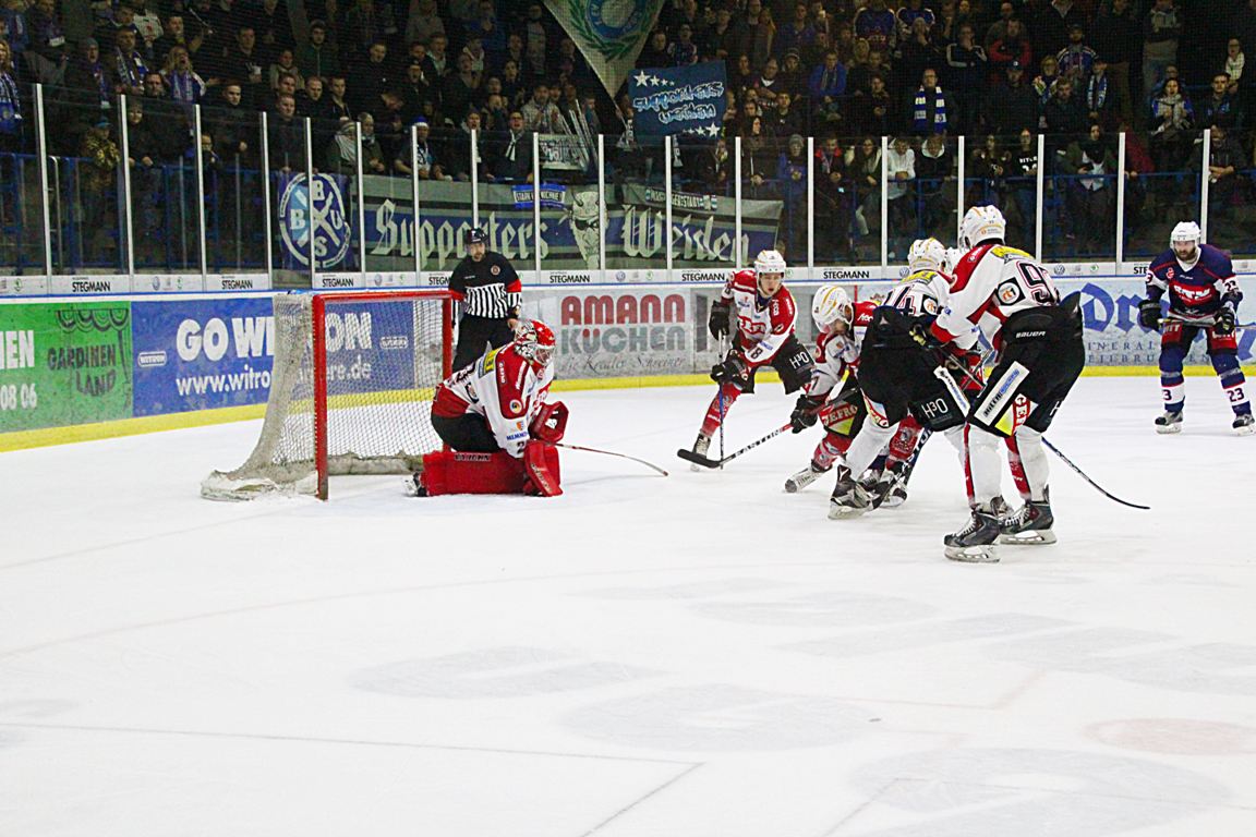 Blue Devils EV Weiden vs ECDC Memmingen Eishockey 15