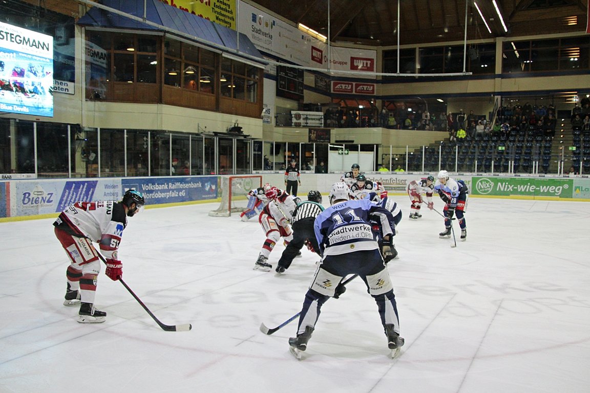 Blue Devils gegen Landshut (2)