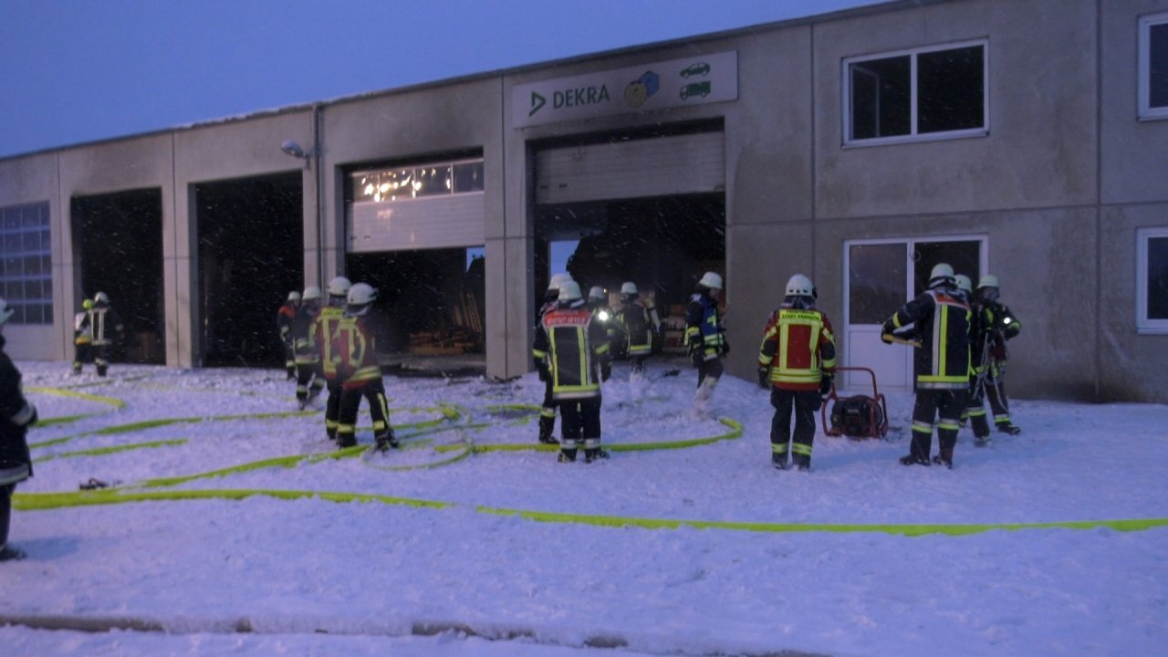 Brand Feuer Kemnath Lagerhalle Spedition Bilder NEWS5 Wellenhöfer13