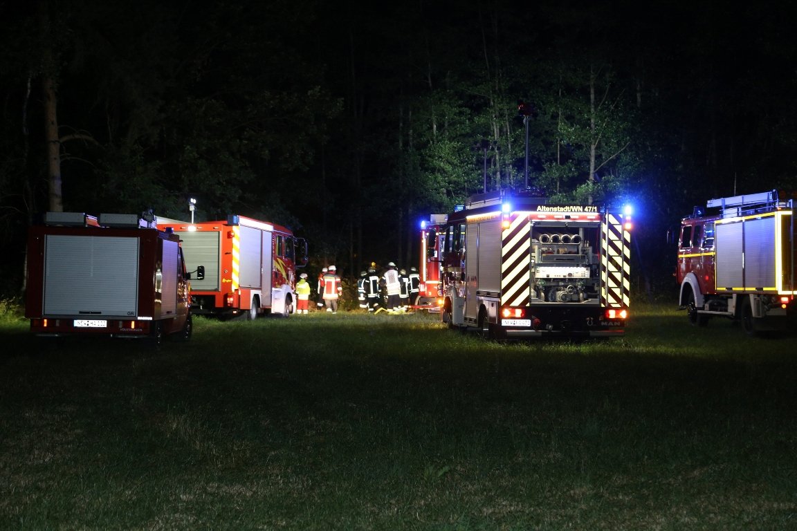 Brand feuer Traktor Ballenpresse Kirchendemenreuth (1)