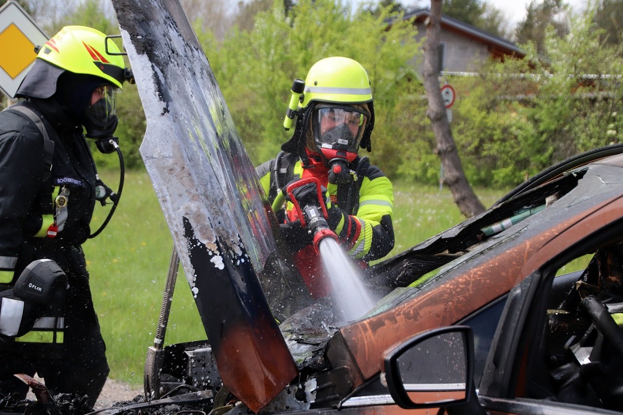 Während Autofahrt - Ford fängt Feuer