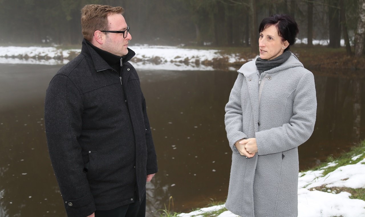 Bürgermeisterin Tanja Schiffmann Parkstein Vorstand Forian Dick Fischereinverein Parkstein