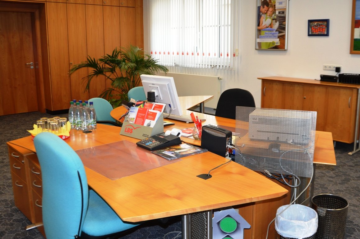 Büro, Sparkasse, Raiffeisenbank