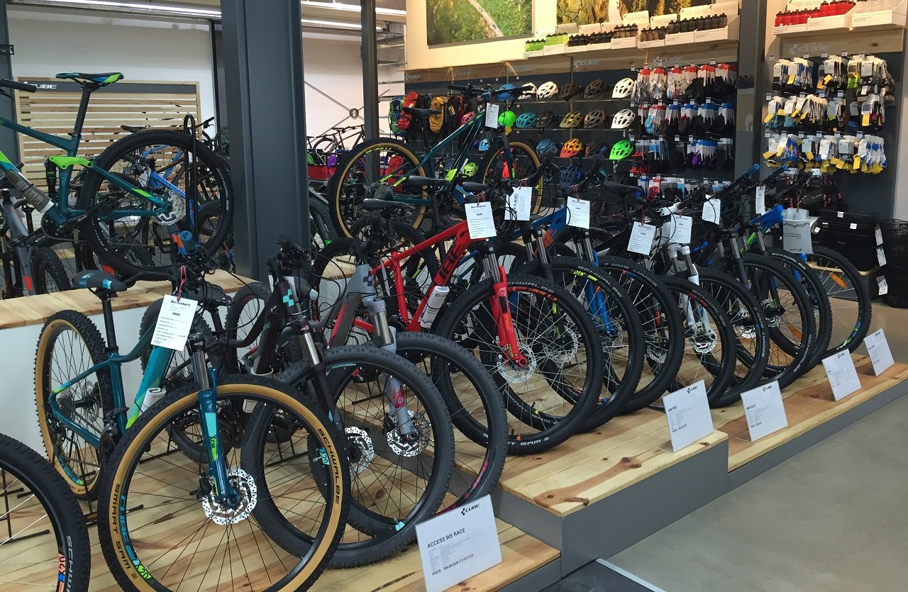 CUBE Store Weiden Fahrräder Räder Fahrradbekleidung Fahrradsaiosn Bilder Walter Arnold2