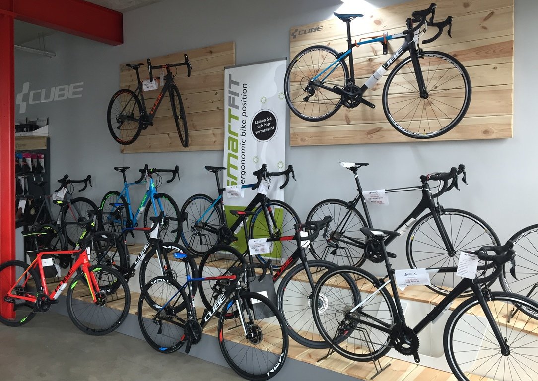CUBE Store Weiden Neueröffnung Fahrräder Räder Fahrradbekleidung Fahrradsaiosn Bilder Walter Arnold1