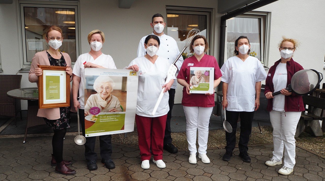 "Es ist angerichtet" – Seniorenheim erhält Urkunde