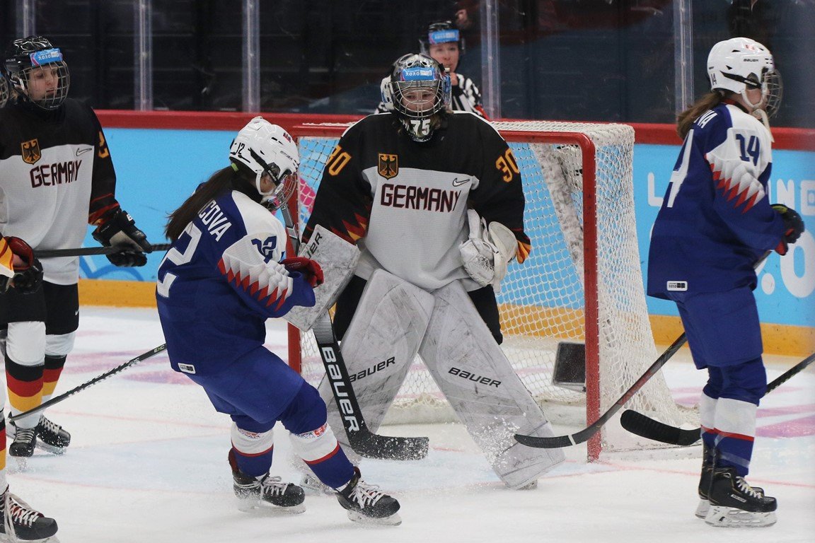 Chiara Schultes Hund Eishockey EV Weiden Blue Devils Frauennationalmannschaft 2