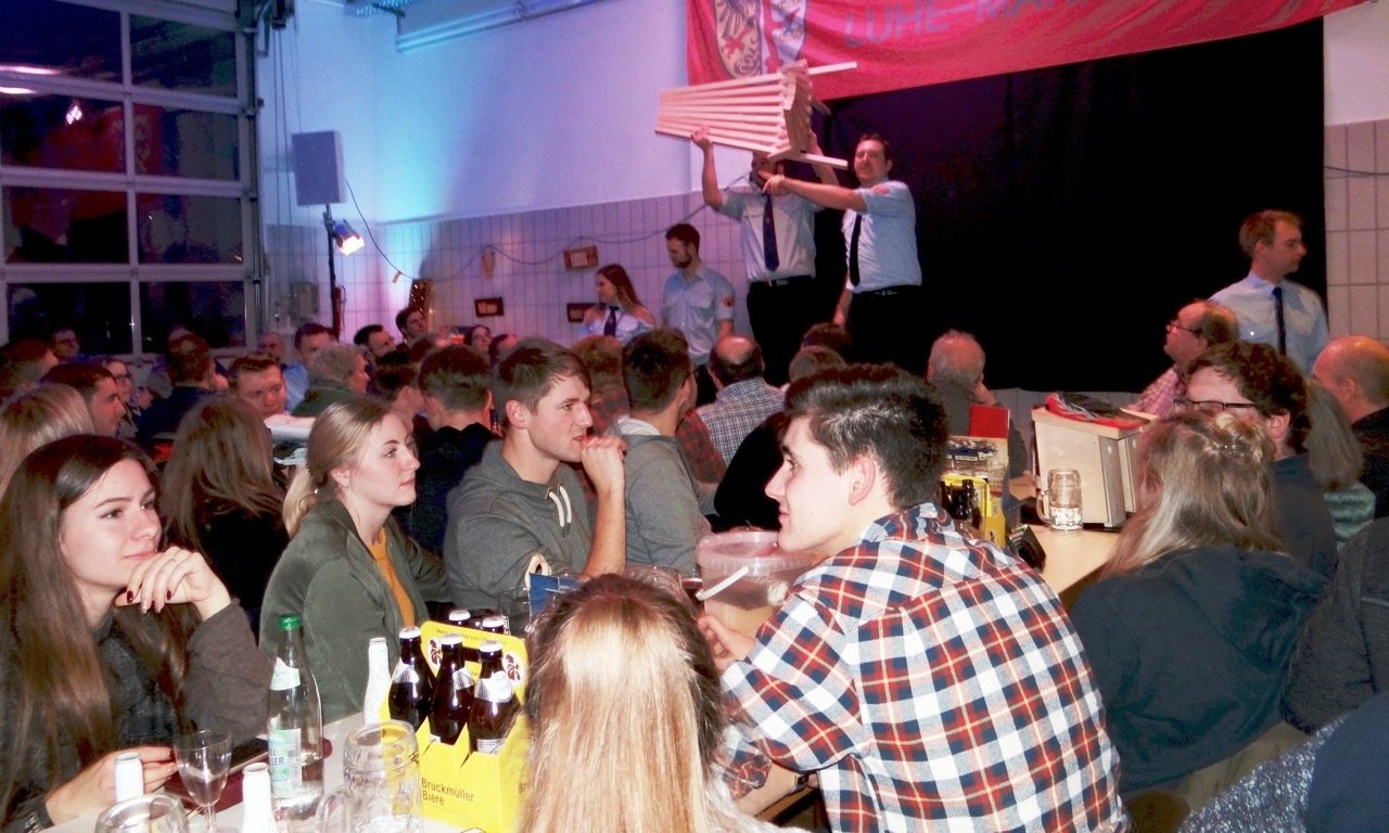 Christbaumversteigerung Feuerwehr Luhe (3)