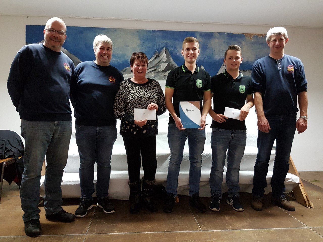 Versteigerung mit deftigen Spezialitäten und tollen Preisen