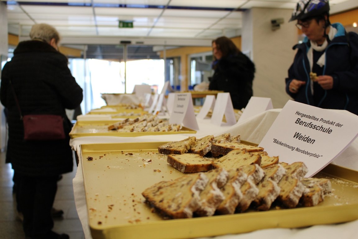 Christstollen, Stollenprüfung, Backwaren