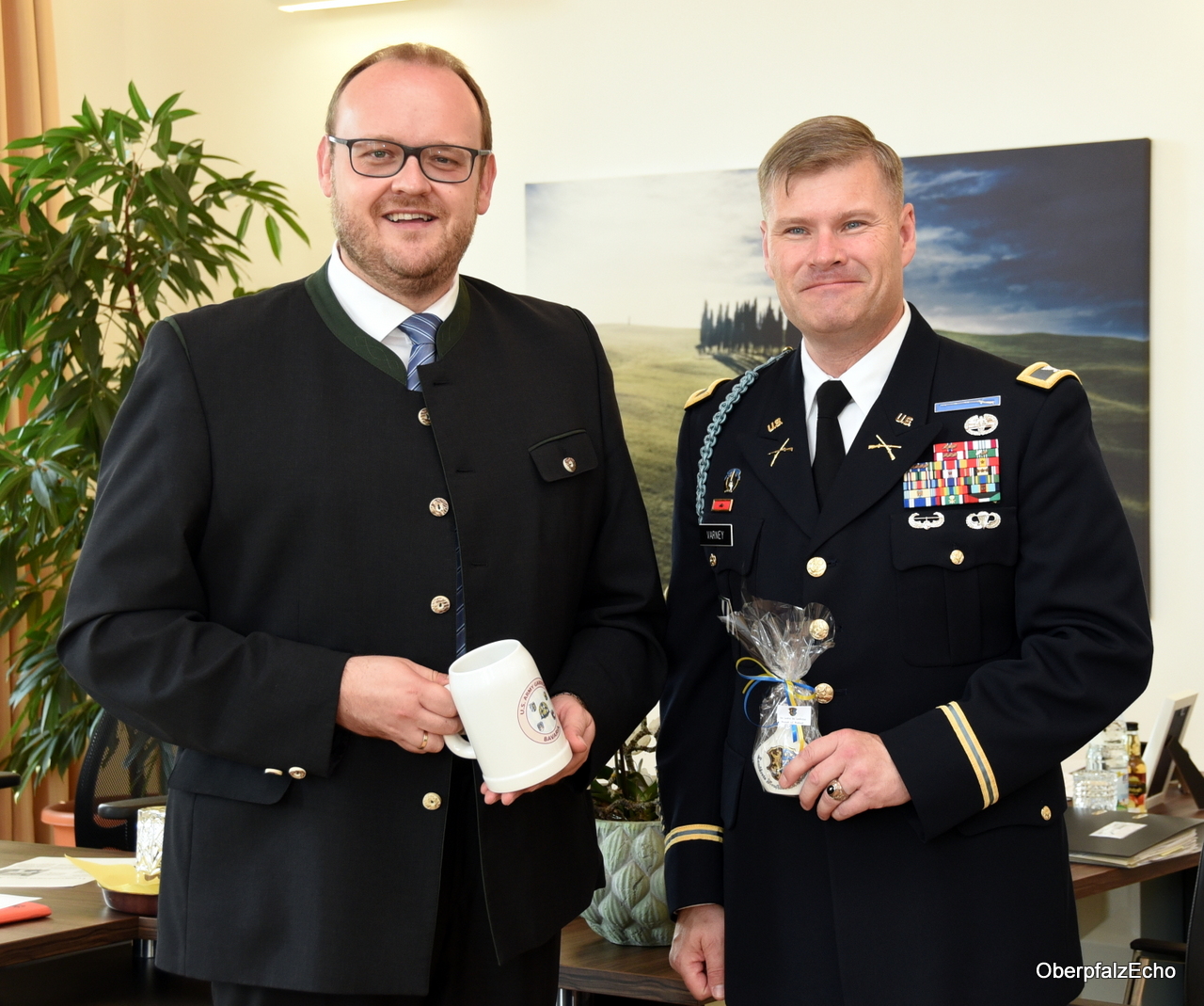 Colonel Varney Antrittsbesuch Landratsamt Neustadt