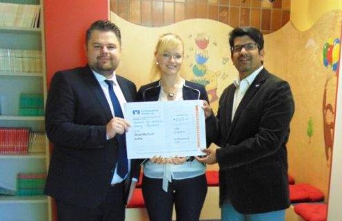 Spende Raiffeisenbank Weiden Grundschule Luhe Wildenau