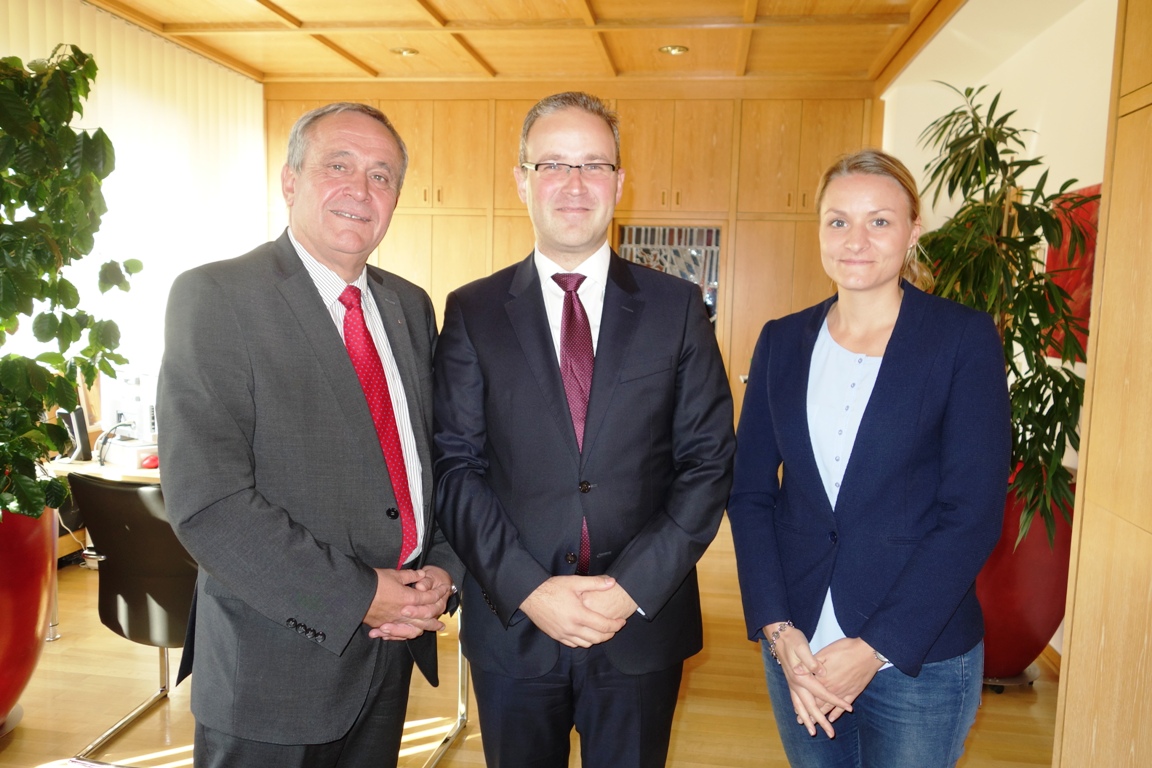 Ungarischer Wirtschaftskonsul Dr. Sandor Schüschletz zu Besuch