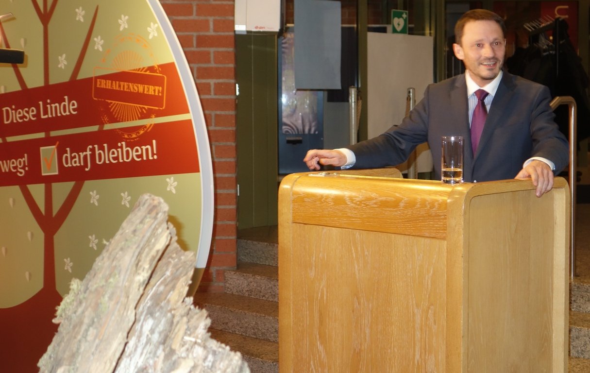 Ausstellungseröffnung Linden Neues Rathaus Weiden