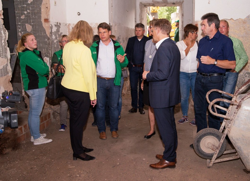 Staatsminsterin Schreyer besucht LearningCampus
