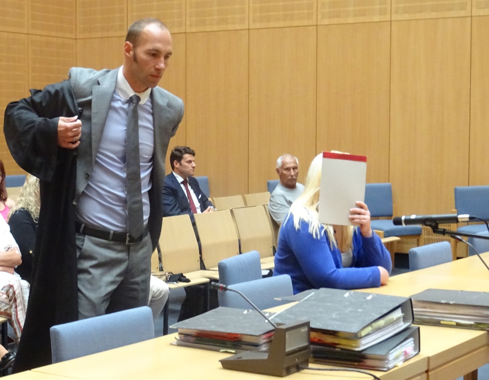 Steffi D, Gericht, Verhandlung, Urteil, Prozess, Kindstötung, NeustadtWN (2)