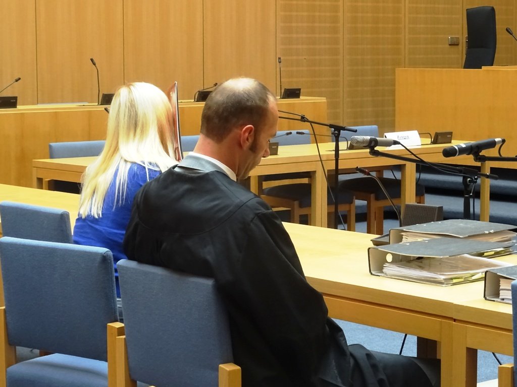 Steffi D, Gericht, Verhandlung, Urteil, Prozess, Kindstötung, NeustadtWN (2)