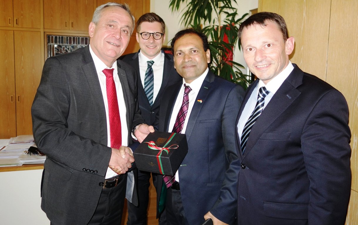 Indischer Generalkonsul Sugandh Rajaram beim OB