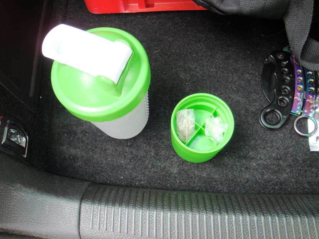Polizei, Drogen, Trinkbecher, Messer