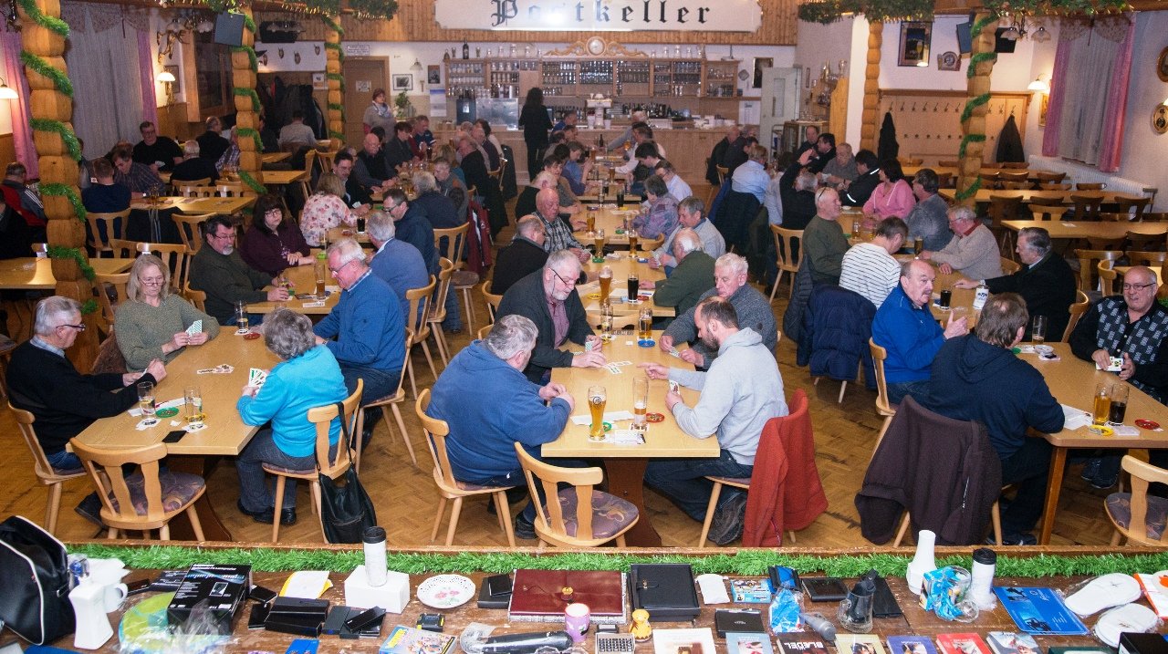 Elisabeth Richter zeigt "Kartlerern" wo's lang geht