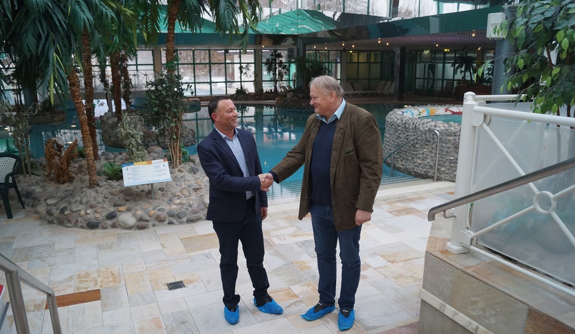 Weidener Thermenwelt, Kooperationsvertrag vhs + Stadtwerke