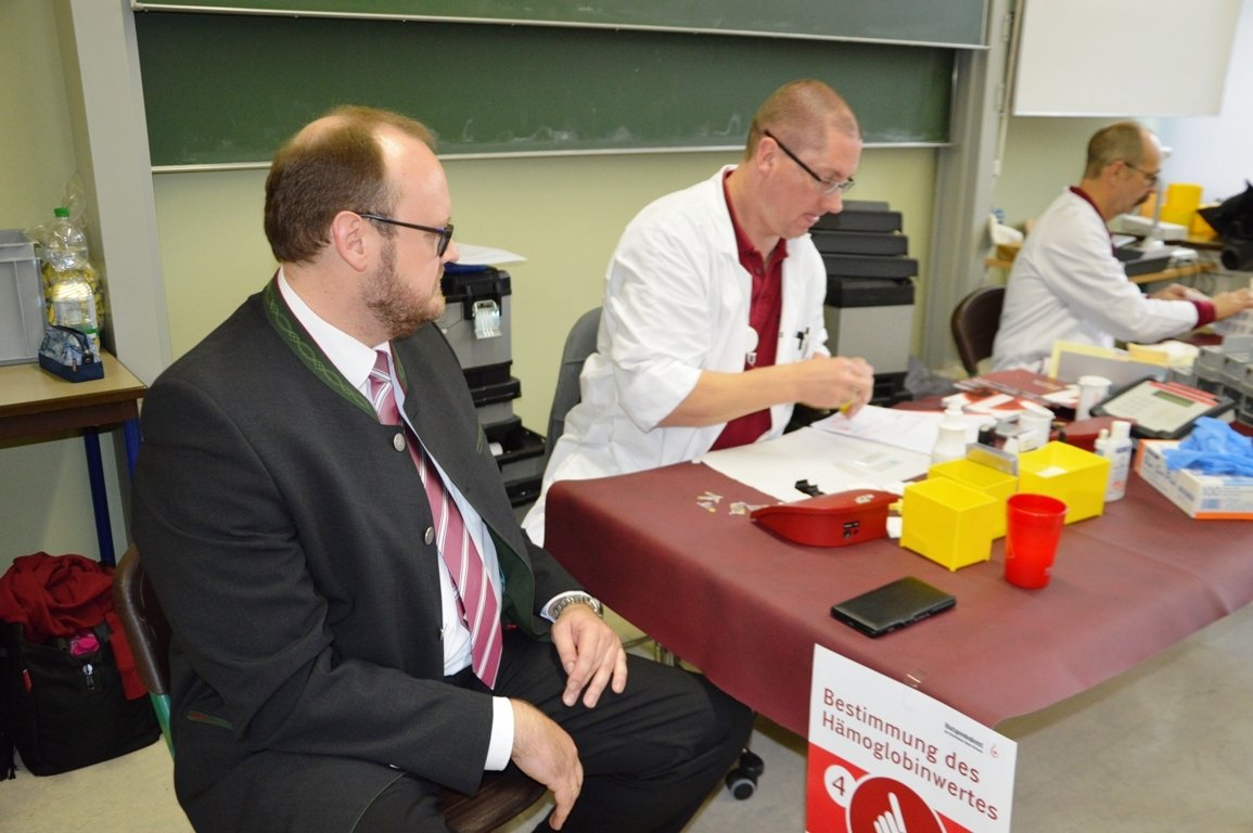 Blutspenden BRK Landrat Meier