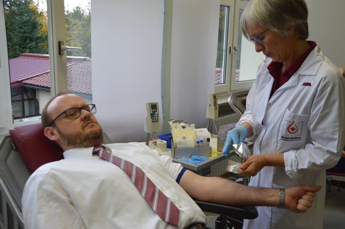 Blutspenden BRK Landrat Meier