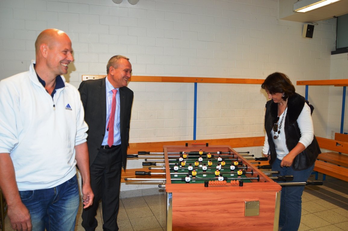 Kicker Spende Asylbewerber Inner Wheel Club
