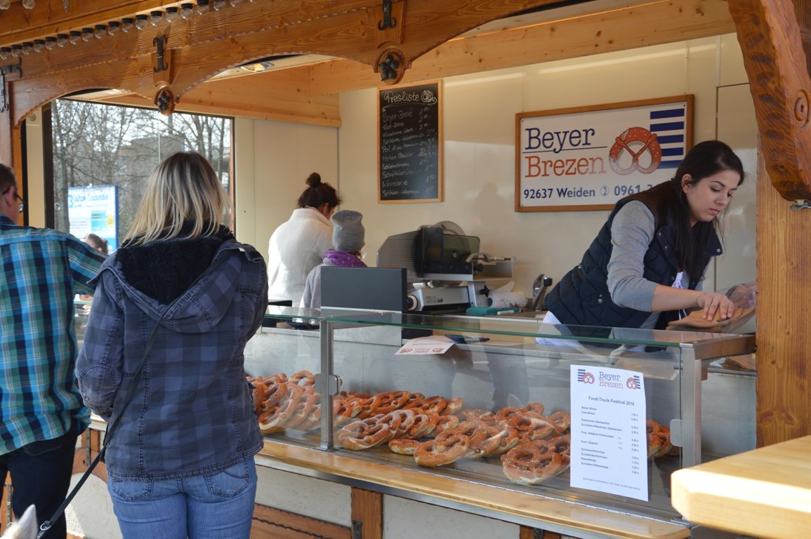 Food-Truck-Roundup 2016