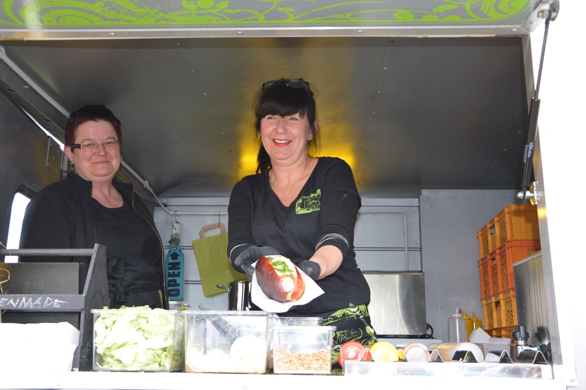 Food-Truck-Roundup 2016