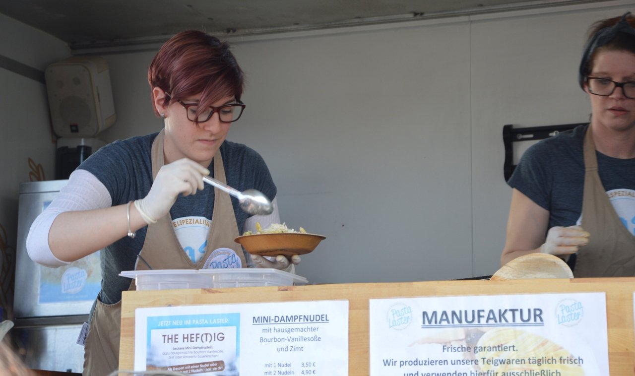 Food-Truck-Roundup 2016